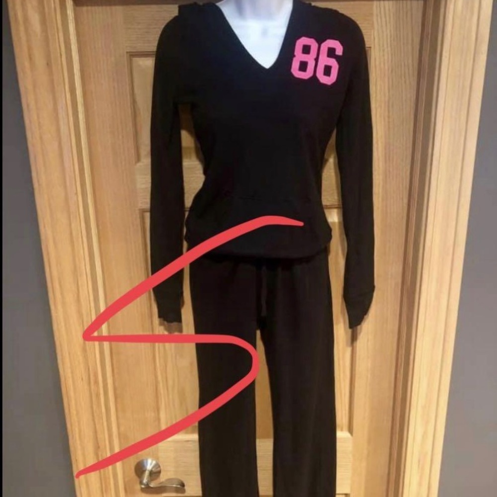 Vs pink small waffle material outfit